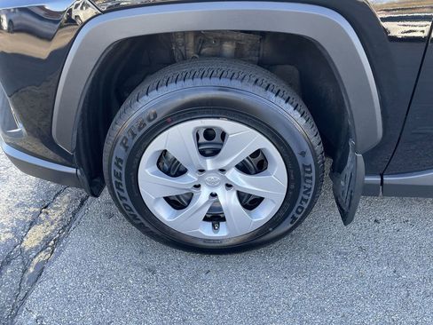 Used 2024 Toyota RAV4 LE AWD/4WD image 9