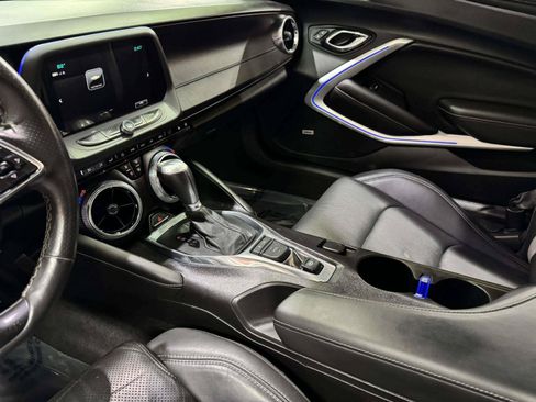 Used 2017 Chevrolet Camaro LT RWD image 34