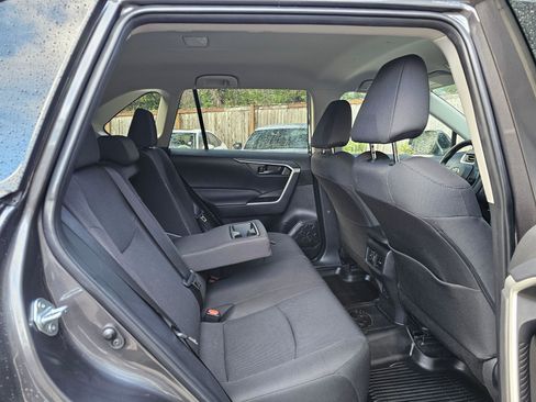 Used 2024 Toyota RAV4 LE image 40