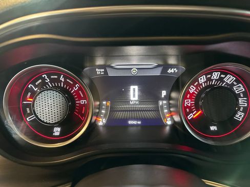 Used 2016 Dodge Challenger SXT RWD image 10