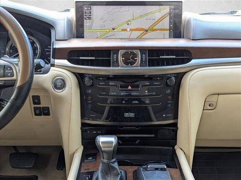 Used 2016 Lexus LX 570 4WD w/ Luxury Package image 14