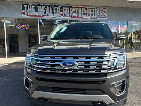 Used 2021 Ford Expedition Limited image 2