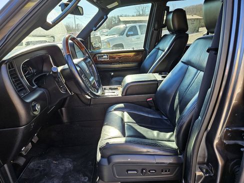 Used 2015 Lincoln Navigator 2WD image 8