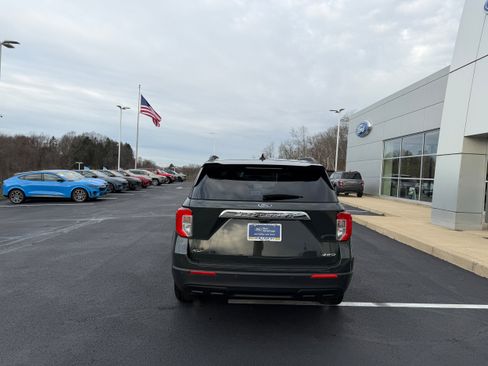 Certified 2023 Ford Explorer XLT image 7