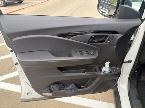 Used 2023 Honda Passport Elite image 12