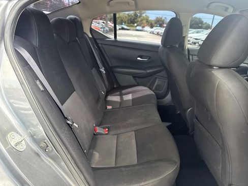 Used 2022 Nissan Sentra SV FWD image 14