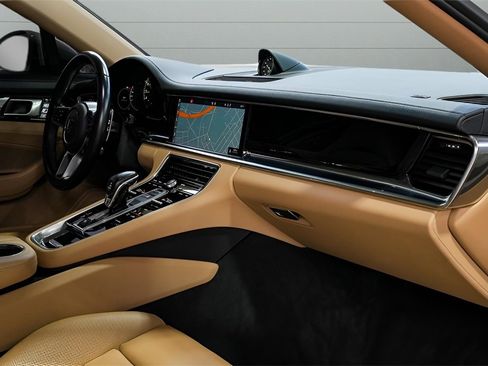 Used 2020 Porsche Panamera 4 image 67