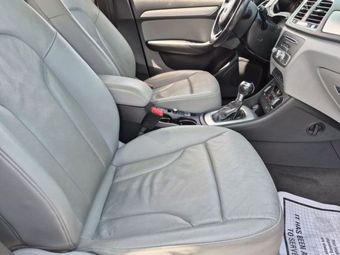 Used 2017 Audi Q3 2.0T Premium Plus w/ Premium Plus Package FWD image 19
