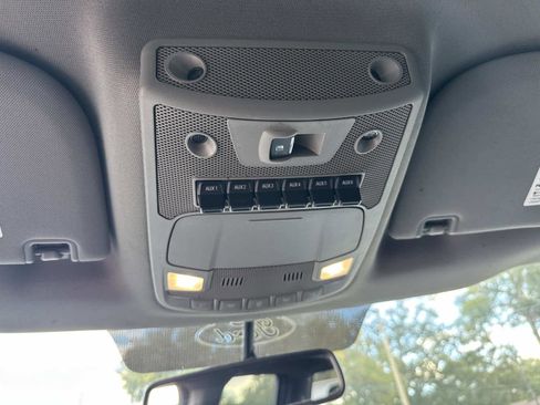 Used 2018 Ford F250 Lariat w/ Chrome Package image 32