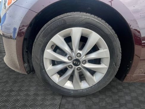 Used 2018 Kia Optima EX w/ Premium Package FWD image 13