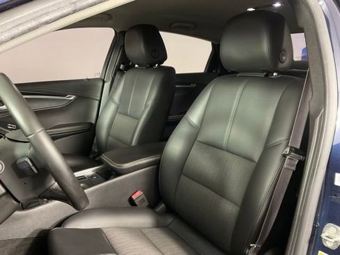 Used 2016 Chevrolet Impala LT w/ Convenience Package image 14