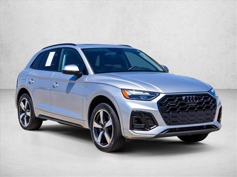 Used 2023 Audi Q5 2.0T Premium Plus w/ Premium Plus Package AWD/4WD image 3