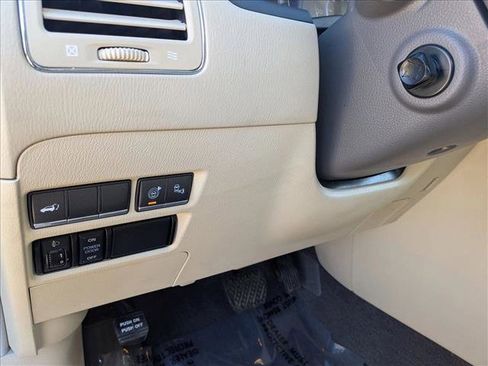 Used 2017 INFINITI QX80 4WD w/ Driver Assistance Package image 16