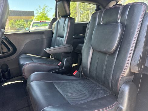 Used 2018 Dodge Grand Caravan GT FWD image 12