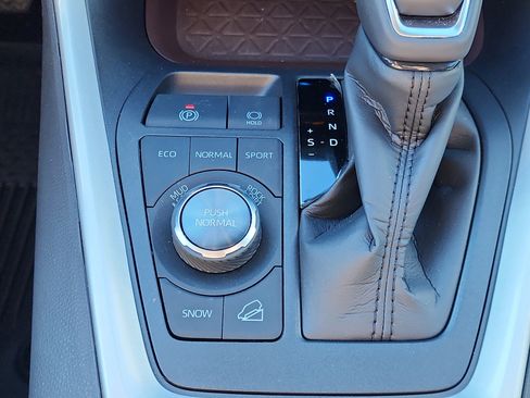 Used 2025 Toyota RAV4 Limited image 25