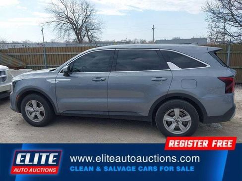 Used 2025 Kia Sorento LX FWD image 27