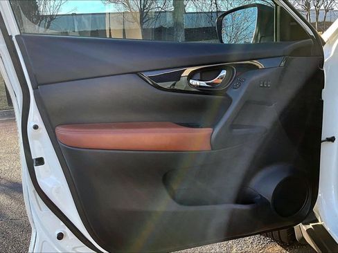 Used 2017 Nissan Rogue SL w/ SL Premium Package AWD/4WD image 23