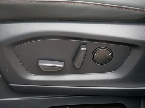 Used 2026 Ford Explorer Active w/ Active Comfort Package AWD/4WD image 19