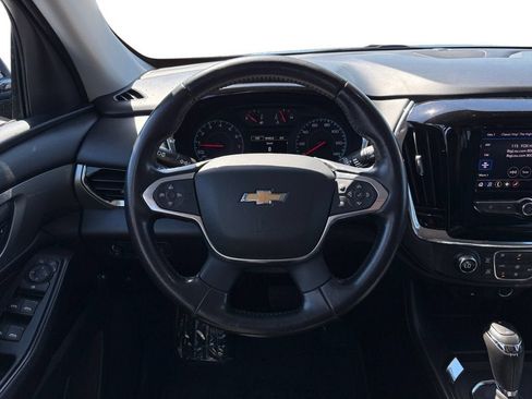 Used 2020 Chevrolet Traverse LT FWD image 13