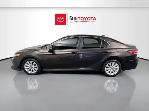 Used 2020 Toyota Camry LE FWD image 7