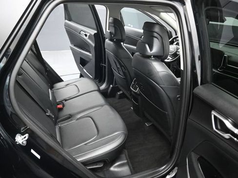 Used 2025 Kia Sportage EX FWD image 32