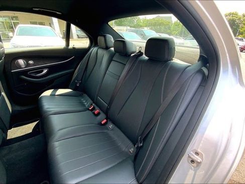 Used 2019 Mercedes-Benz E 300 4MATIC image 17