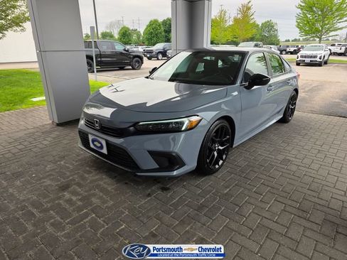 Used 2023 Honda Civic Sport image 1