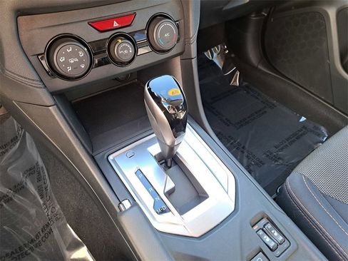 Used 2019 Subaru Crosstrek 2.0i Premium w/ Eyesight System image 10