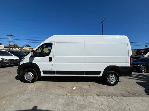 Used 2024 RAM ProMaster 2500 w/ Convenience Group FWD image 10
