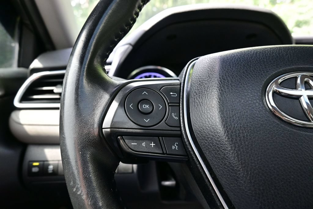 Used 2018 Toyota Camry SE w/ Moonroof Package FWD image 40