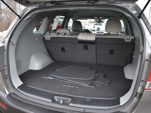 Used 2012 Kia Sorento LX image 15