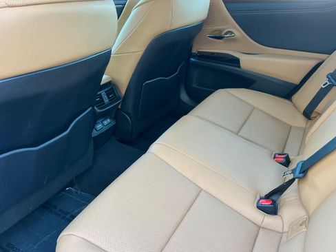 Certified 2024 Lexus ES 350 w/ Premium Package FWD image 4