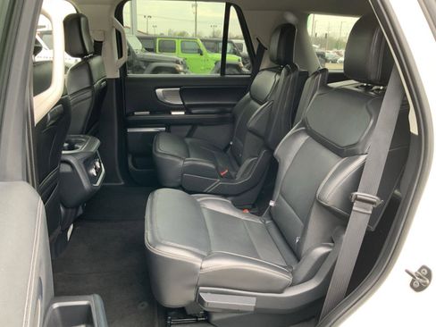 Used 2025 Ford Expedition Platinum image 60