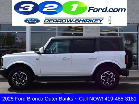 Used 2025 Ford Bronco Outer Banks AWD/4WD image 2