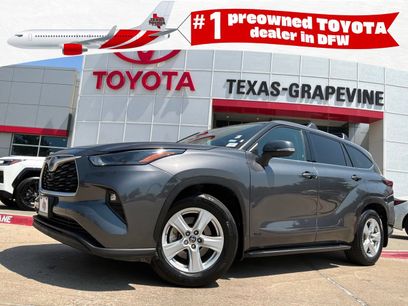 Used 2022 Toyota Highlander LE