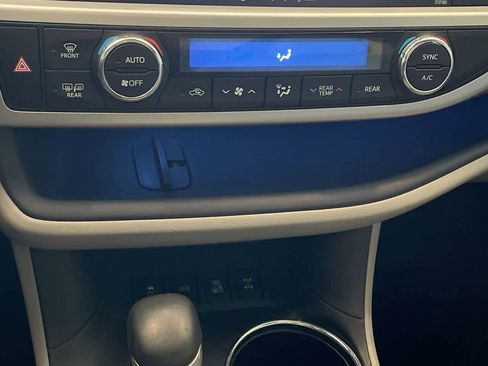 Used 2017 Toyota Highlander Limited image 19