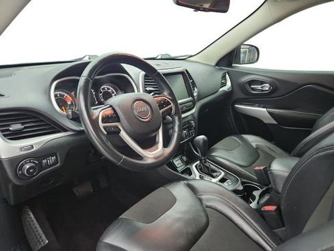 Used 2018 Jeep Cherokee Latitude Plus image 9