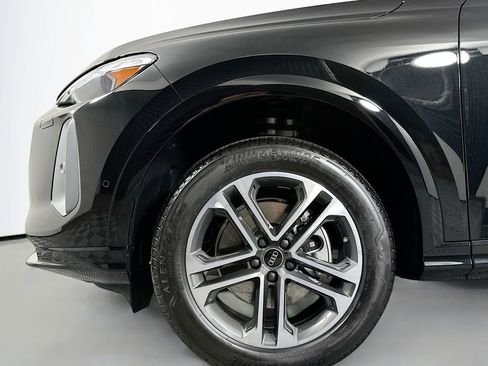 New 2025 Audi Q5 Premium image 11