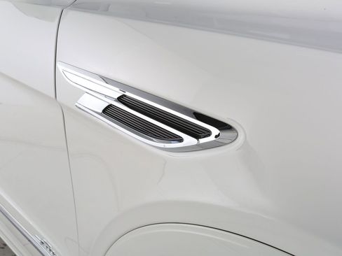 Used 2022 Bentley Bentayga Speed AWD/4WD image 15