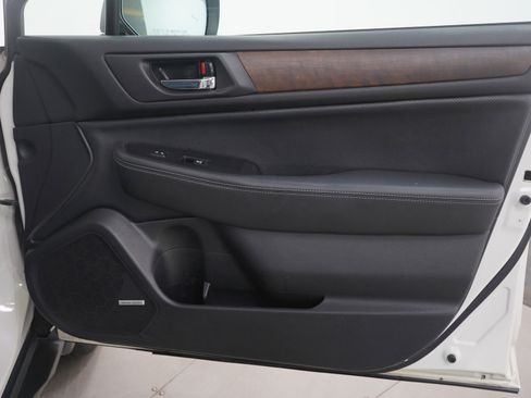 Used 2016 Subaru Outback 2.5i Limited image 9