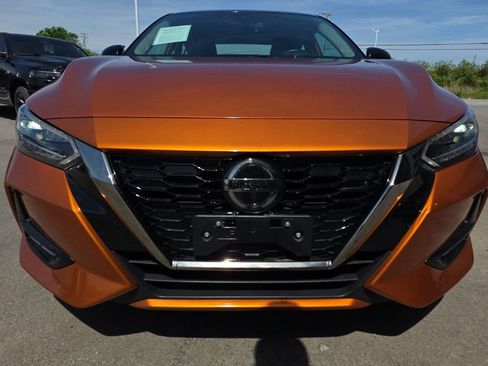 Used 2021 Nissan Sentra SR w/ SR Premium Package image 2