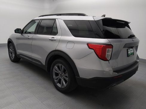 Used 2021 Ford Explorer XLT w/ Equipment Group 202A RWD image 3