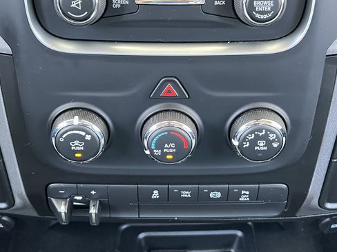 Used 2018 RAM 2500 Tradesman w/ Chrome Appearance Group AWD/4WD image 27
