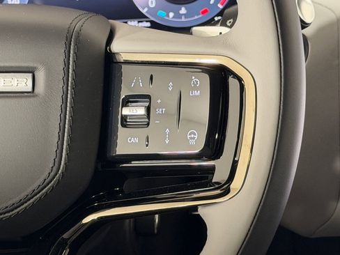 New 2026 Land Rover Range Rover Velar Dynamic SE image 18