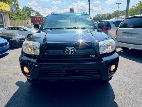 Used 2006 Toyota 4Runner Limited AWD/4WD image 2