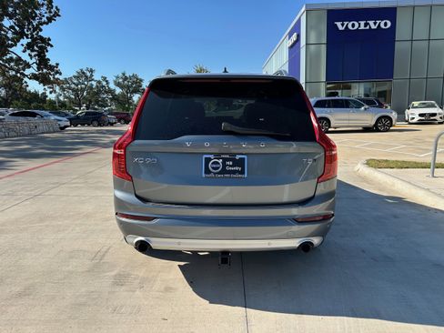 Used 2018 Volvo XC90 T5 Momentum w/ Convenience Package image 5