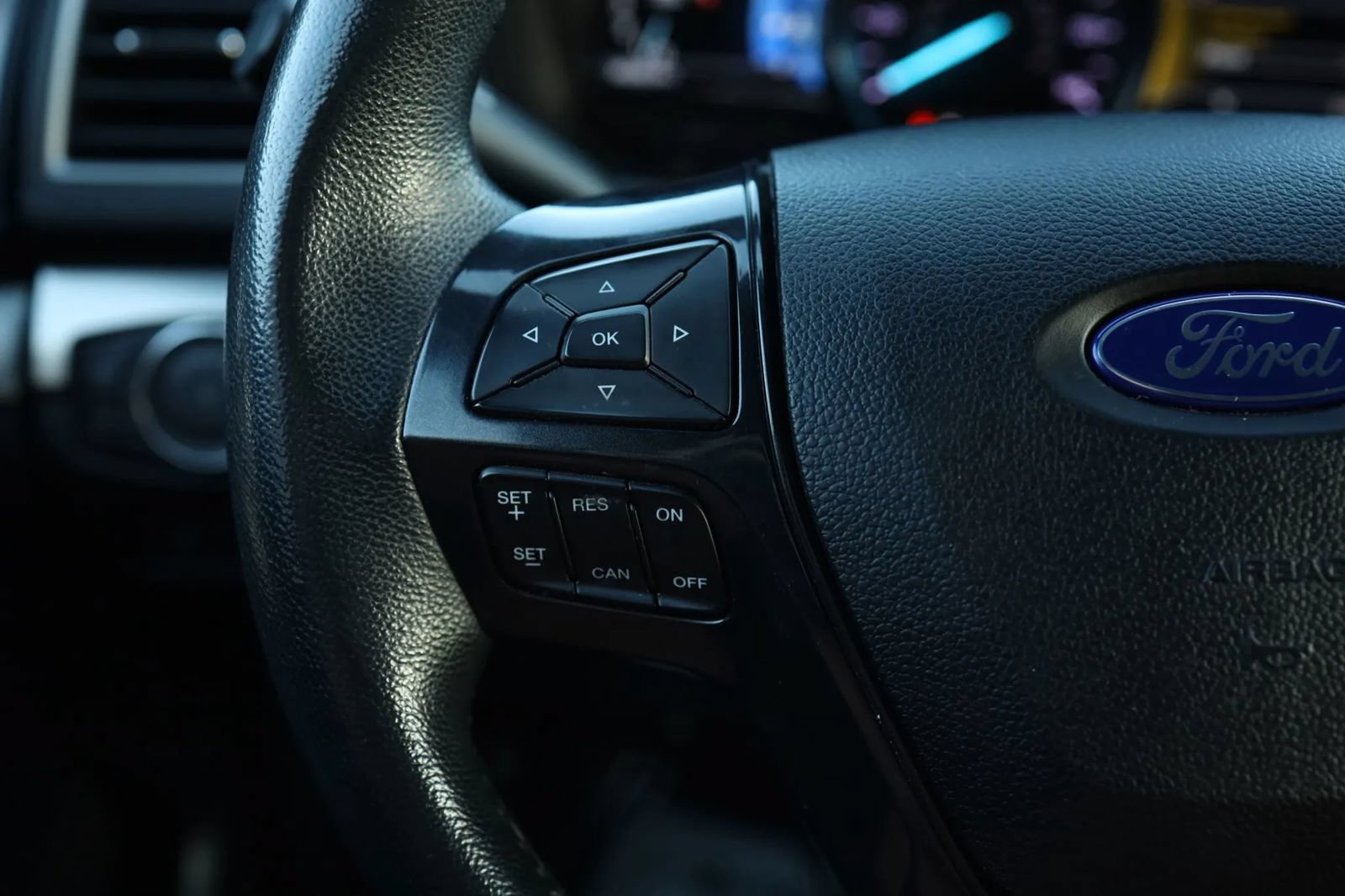 Used 2018 Ford Explorer XLT w/ Equipment Group 201A FWD image 20