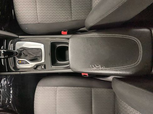 Used 2019 Buick Regal Preferred image 15