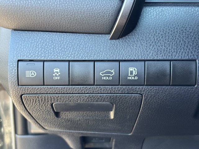 Used 2022 Toyota Camry SE w/ Carpet Mat Package (TMS) FWD image 31