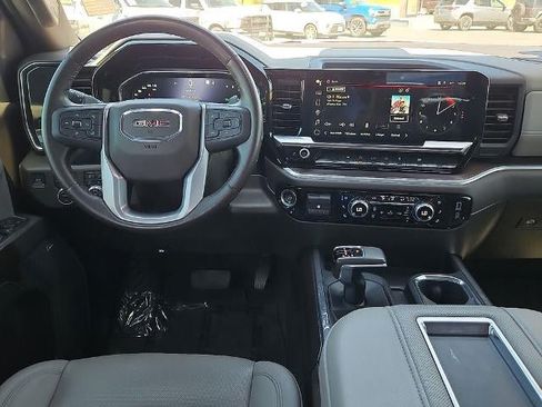 Used 2022 GMC Sierra 1500 SLT AWD/4WD image 19